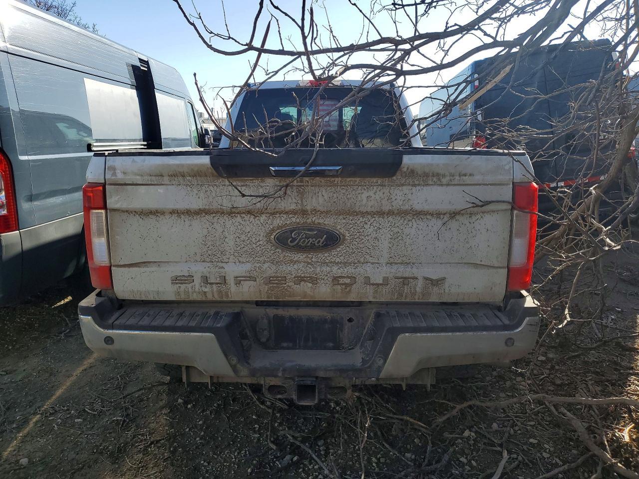 2018 Ford F350 Super Duty - Image 6