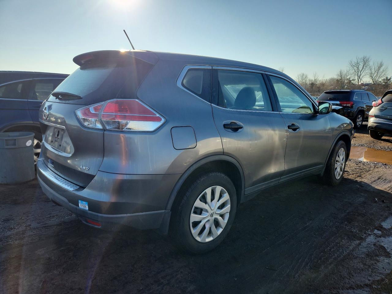 2016 Nissan Rogue S - Фото 3