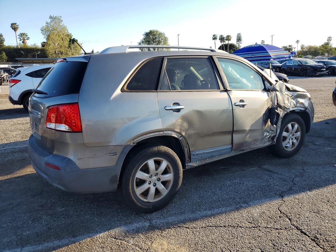 2013 Kia Sorento Lx - Фото 3