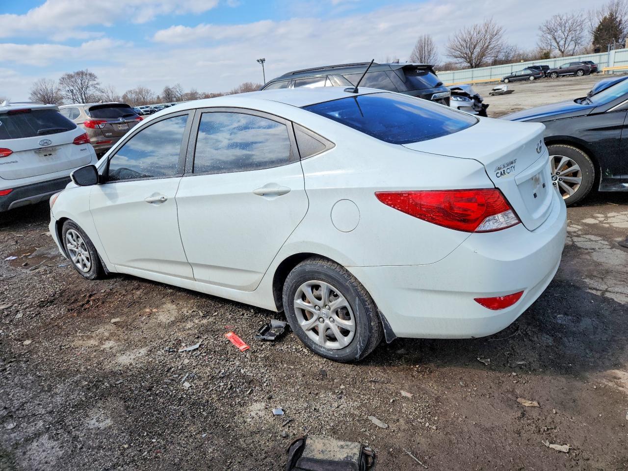 2013 Hyundai Accent Gls - Image 2