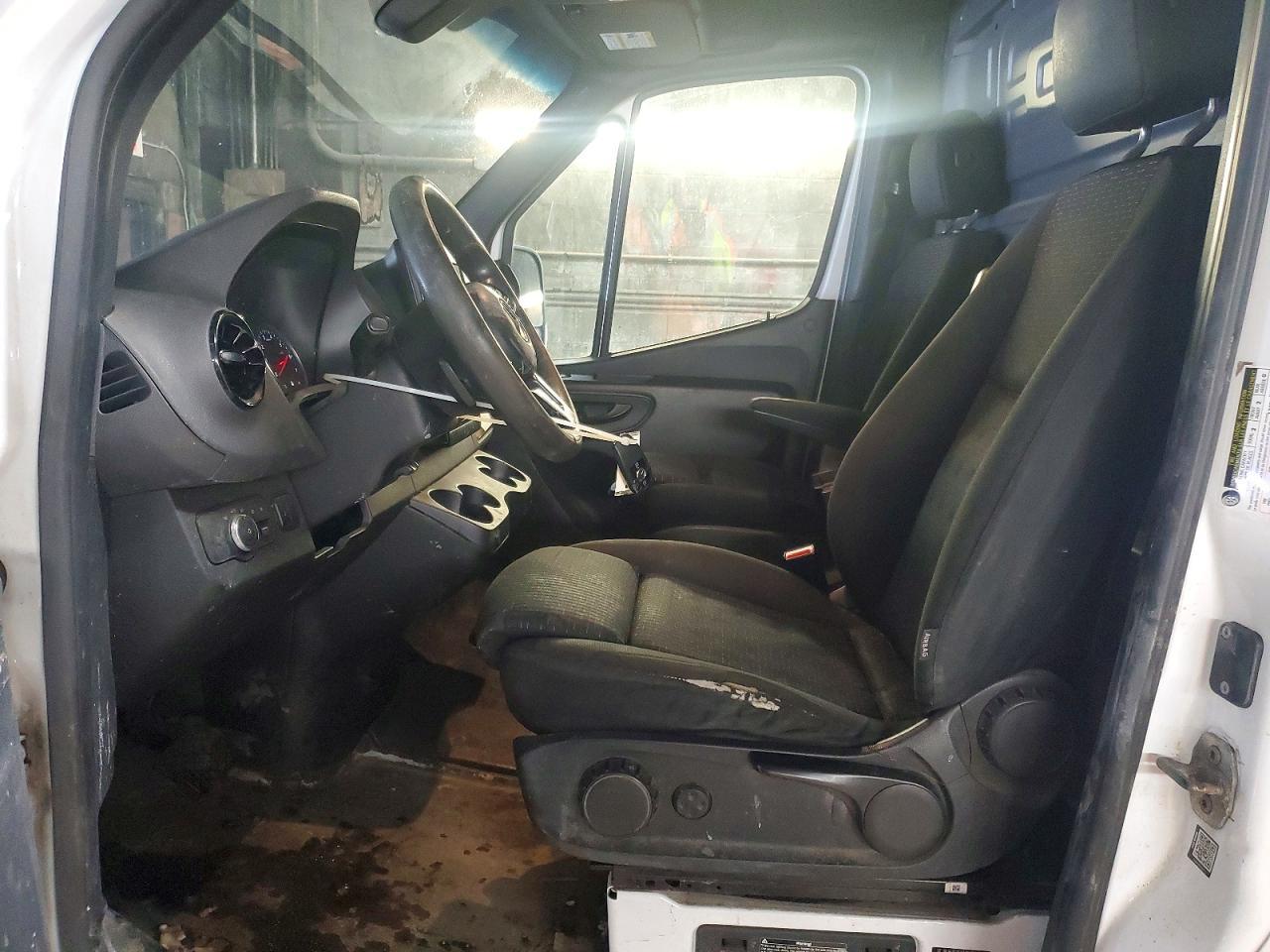 2019 Mercedes Benz Sprinter 2500 Delivery Van - Фото 7