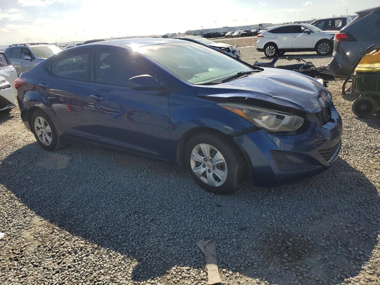 2016 Hyundai Elantra Se - Фото 4