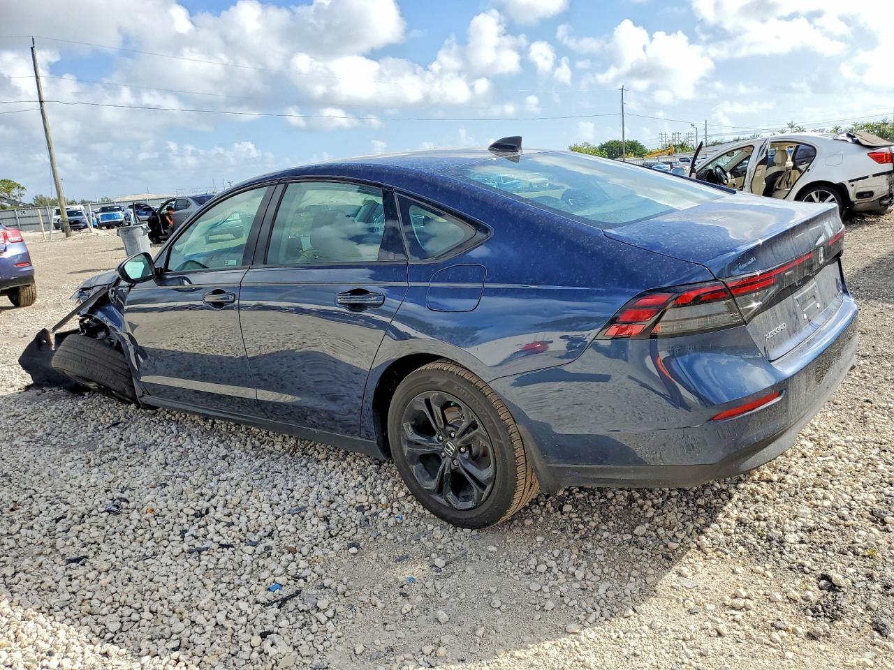 2025 Honda Accord Se - Фото 2