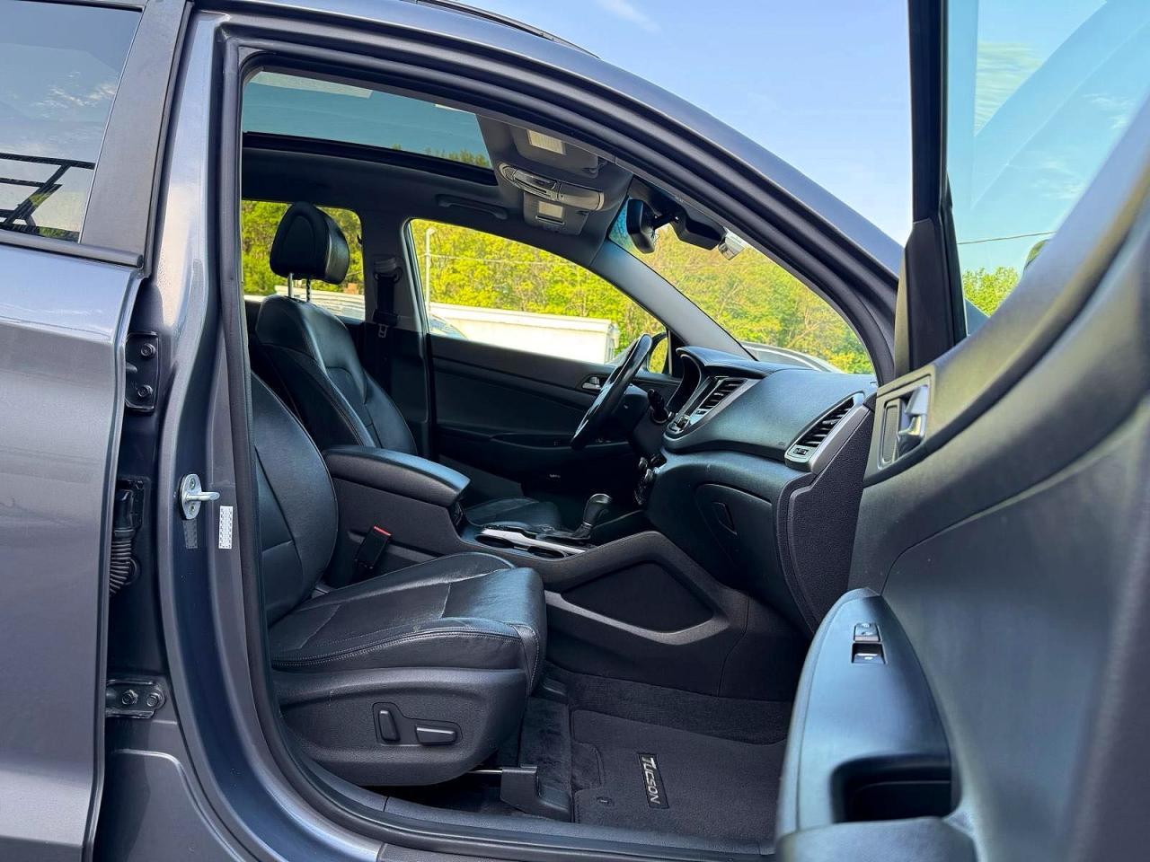 2017 Hyundai Tucson Limited - Image 5