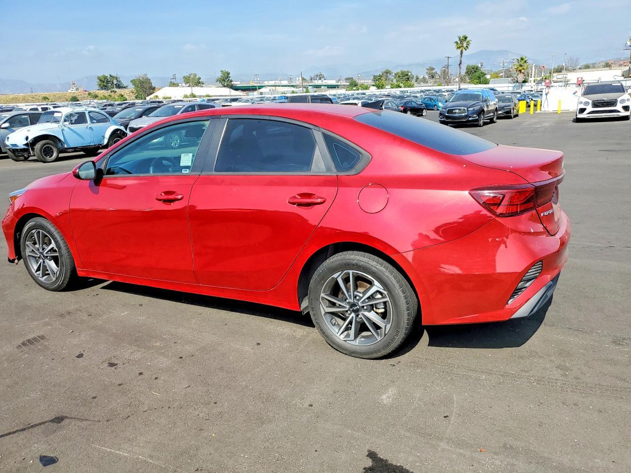 2023 Kia Forte Lxs - Фото 2