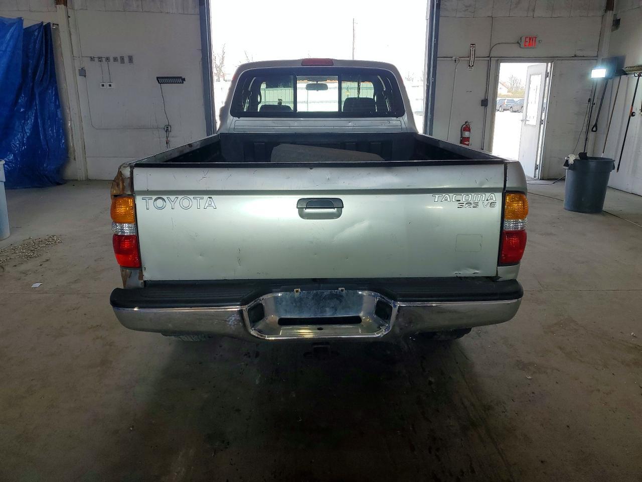 2004 Toyota Tacoma V6 - Image 6