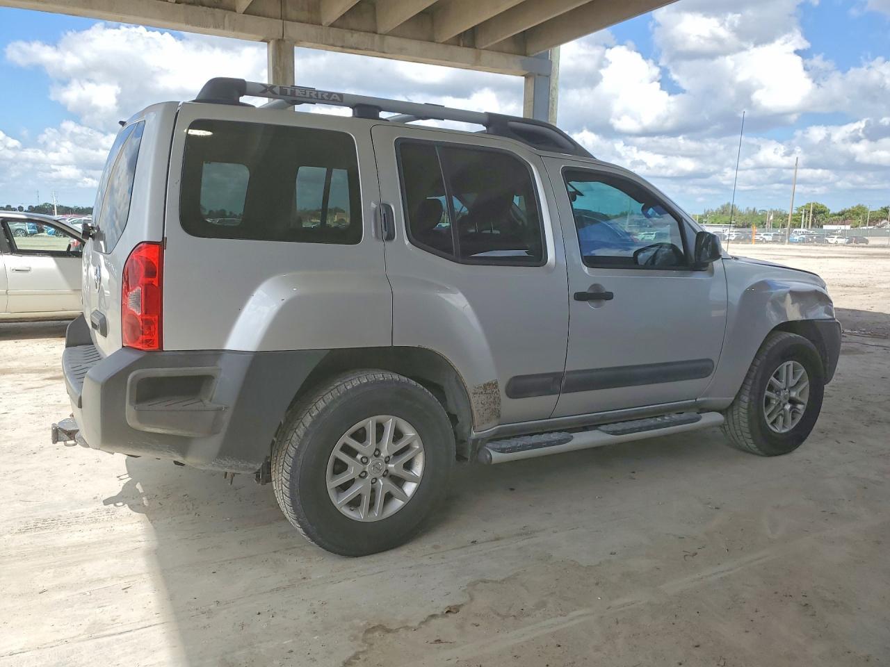 2014 Nissan Xterra S - Image 3