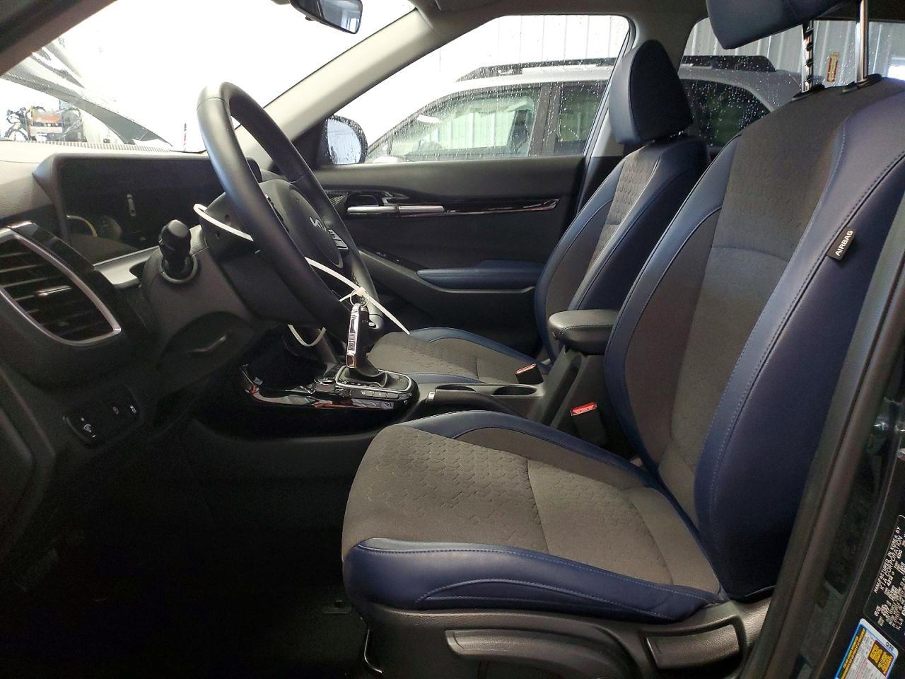 2025 Kia Seltos S - Image 7