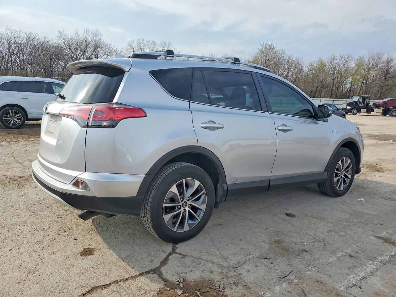 2016 Toyota Rav4 Hybrid Xle - Фото 3
