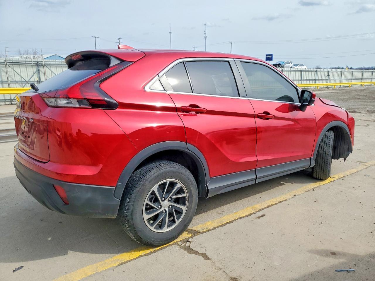 2024 Mitsubishi Eclipse Cross Es - Image 3
