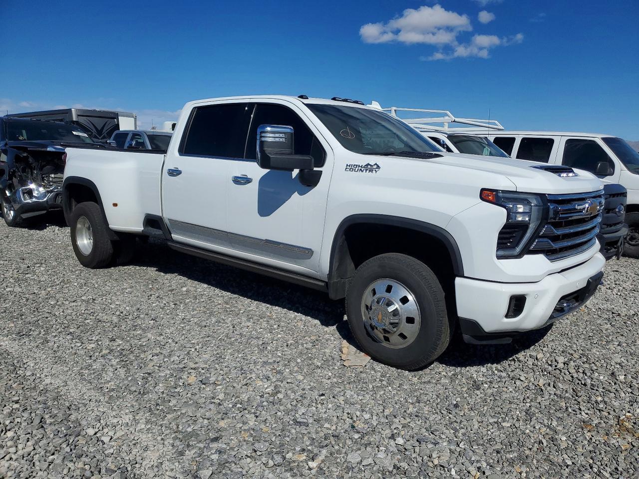 2024 Chevrolet Silverado K3500 High Country - Image 4
