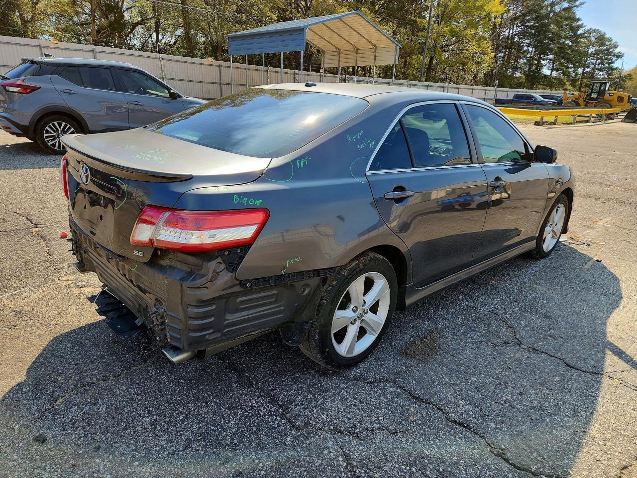 2010 Toyota Camry Se - Фото 3
