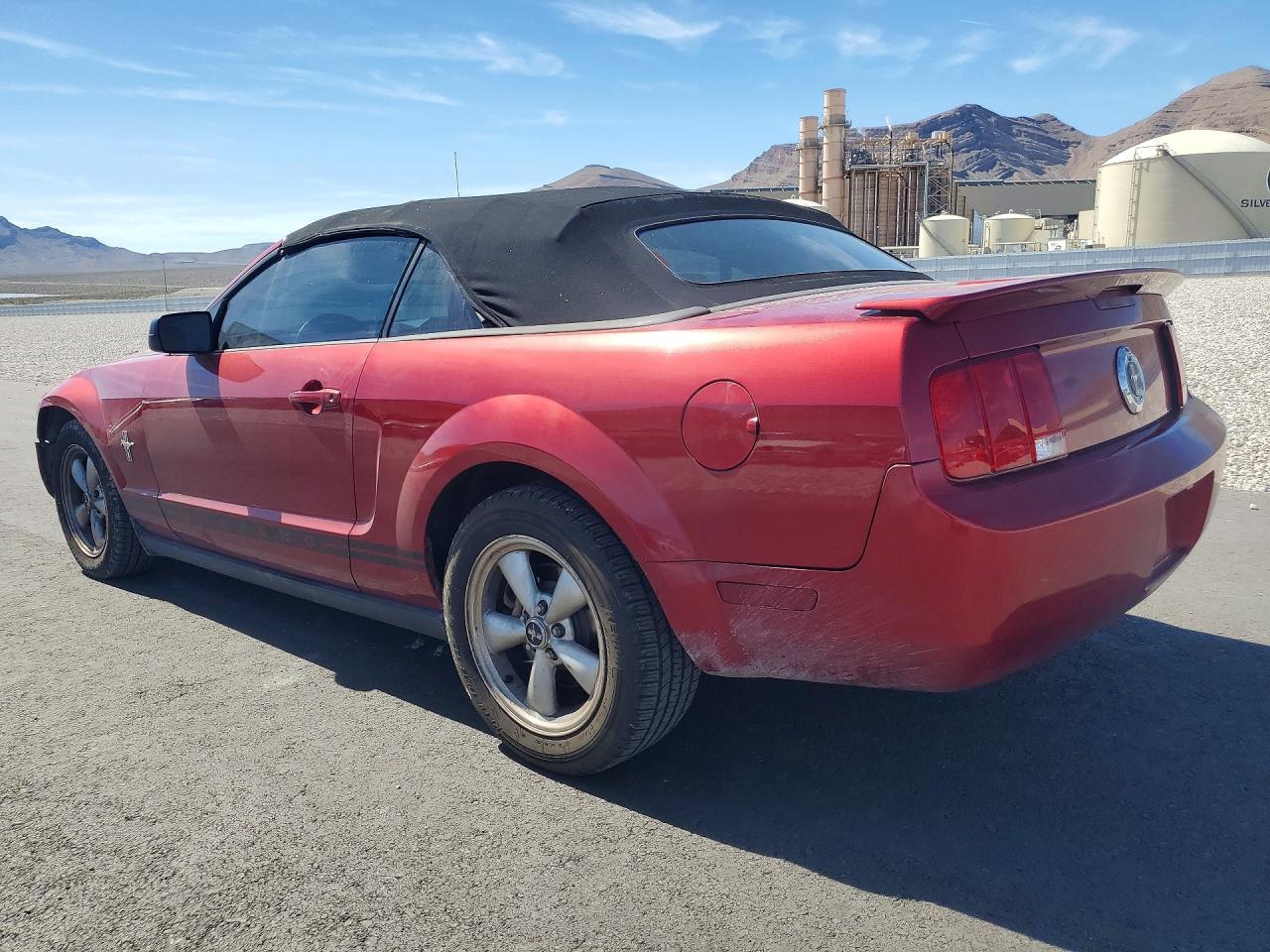 2007 Ford Mustang - Image 2