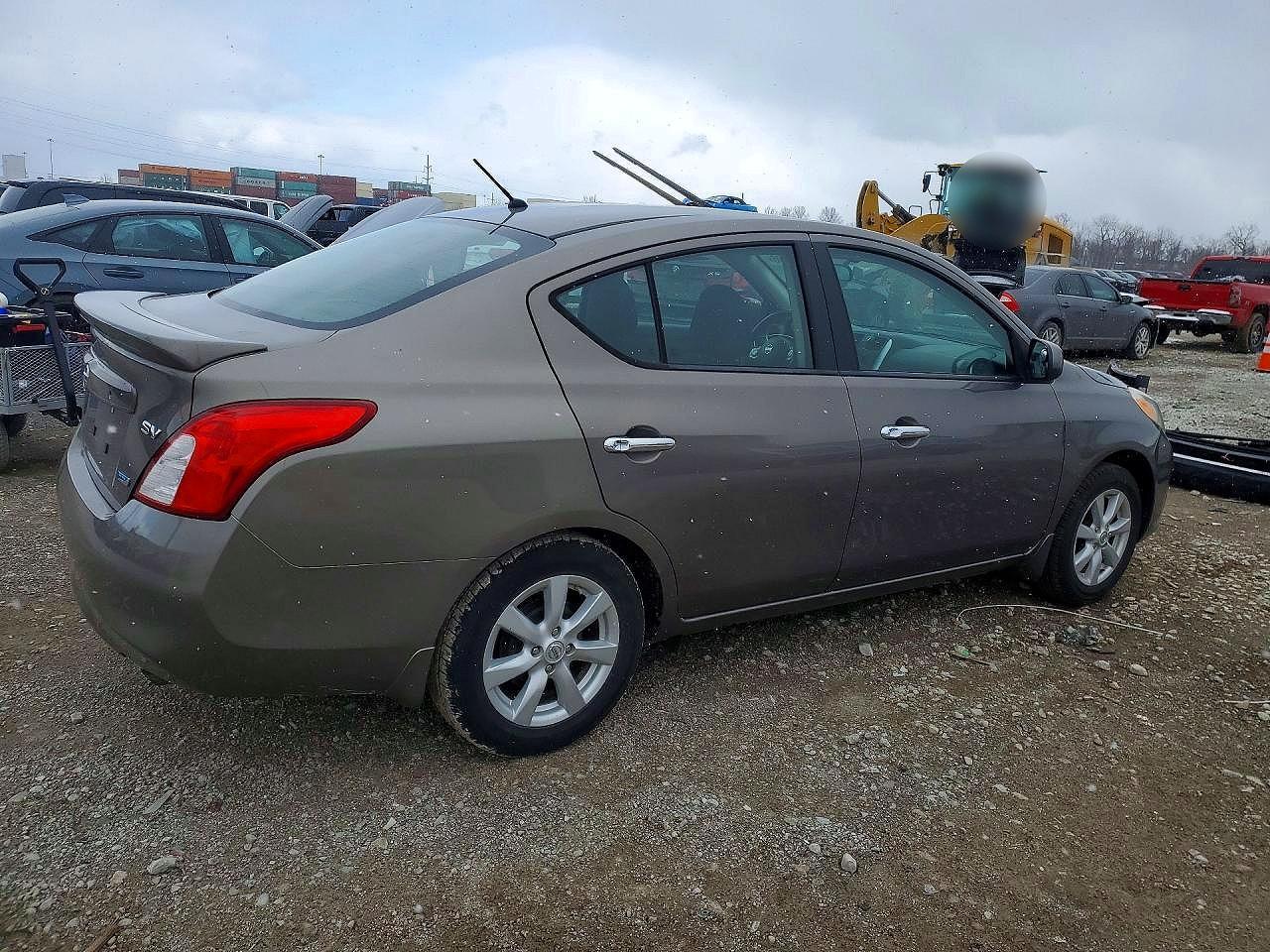 2014 Niss Versa S - Фото 3