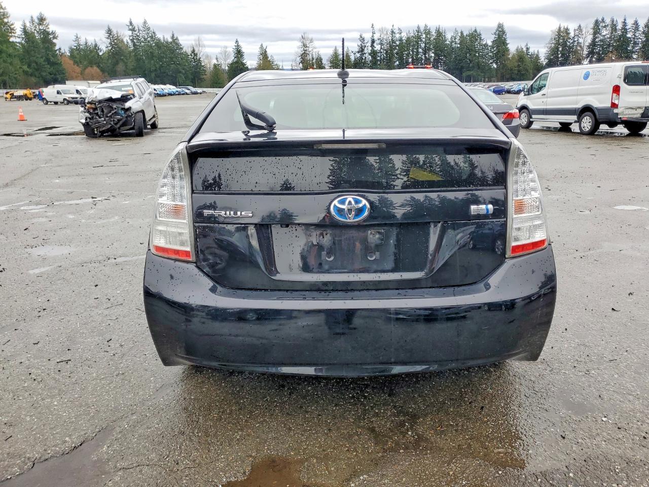 2011 Toyota Prius Three - Фото 6