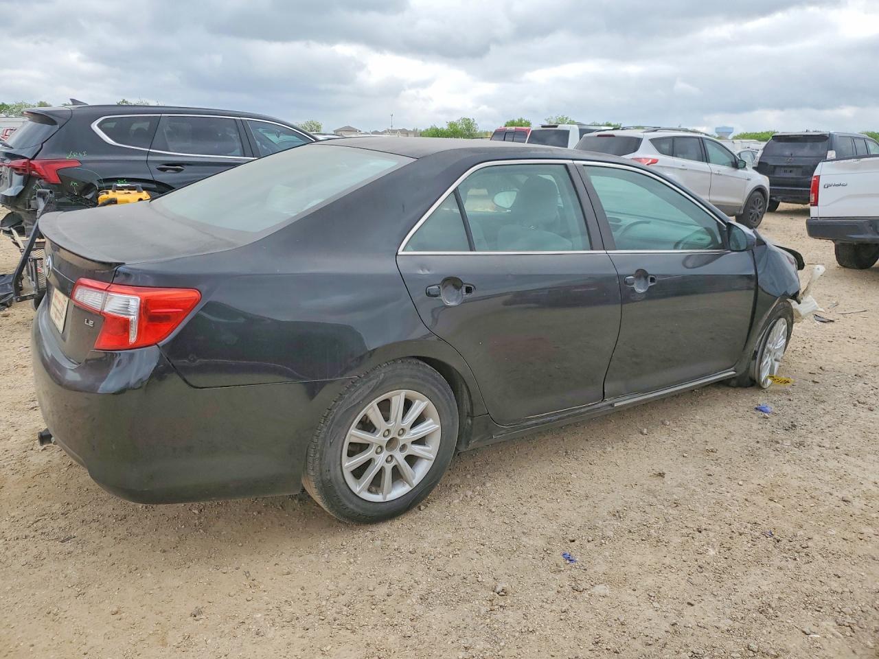 2012 Toyota Camry Le A - Image 3