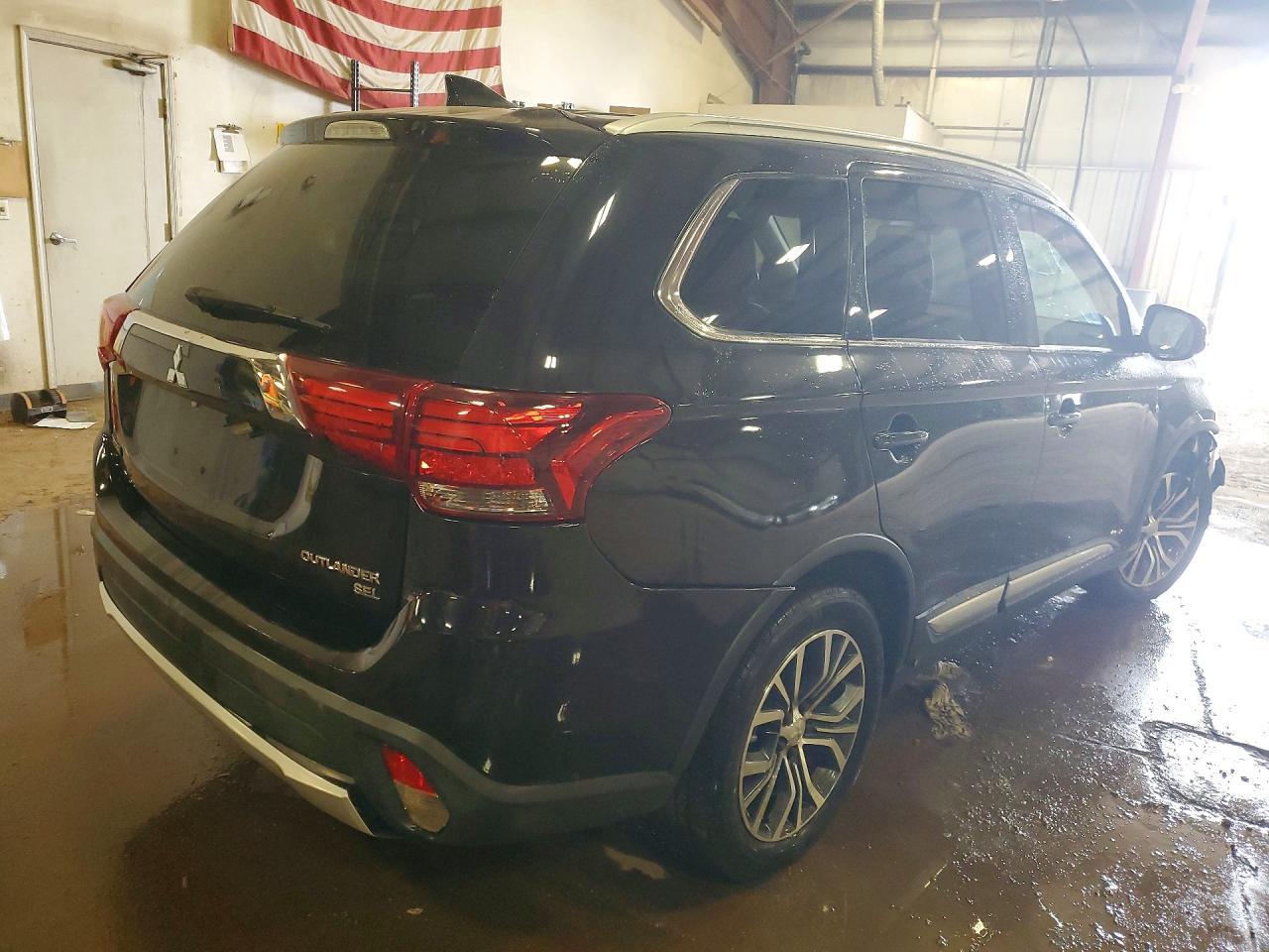 2017 Mitsubishi Outlander Se - Фото 3