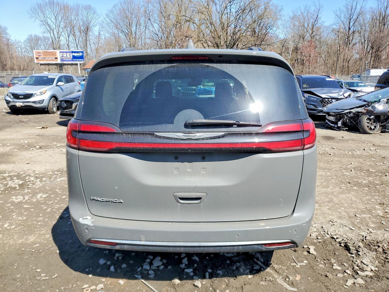 2022 Chrysler Pacifica Touring L - Фото 6