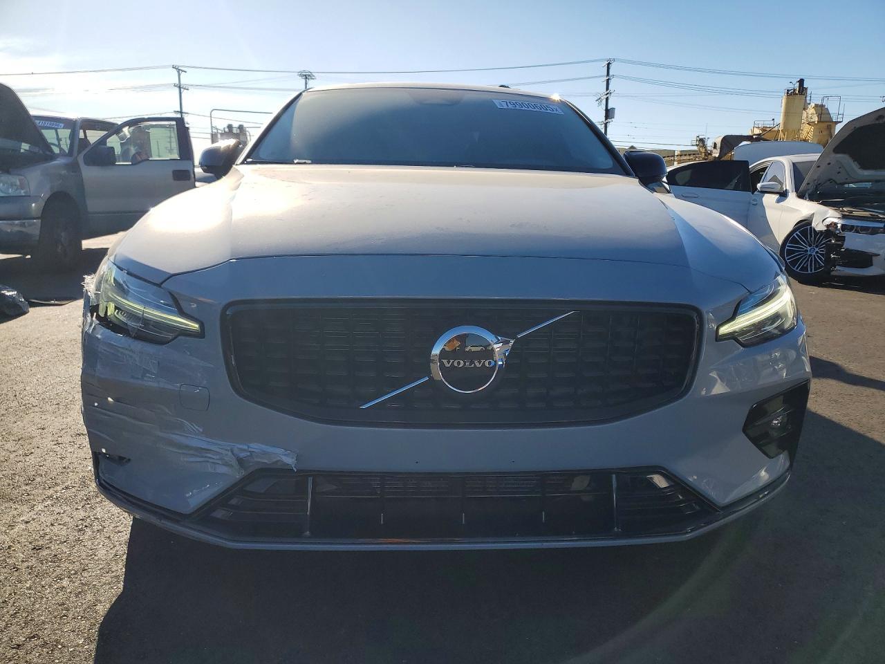 2024 Volv S60 - Image 5