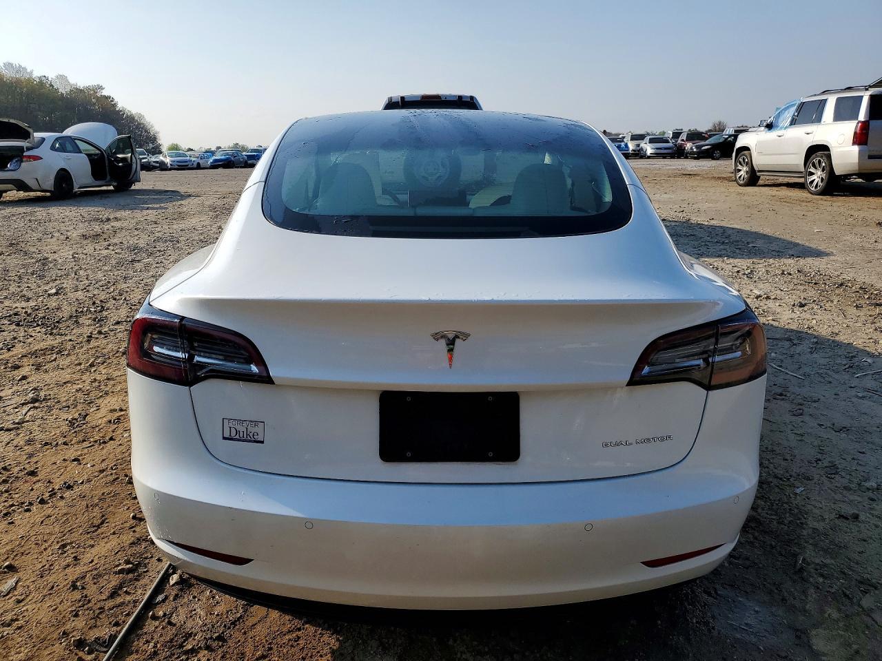 2022 Tesla Model 3 - Фото 6
