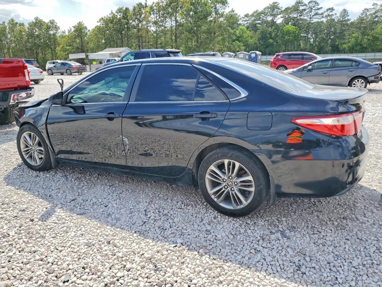 2017 Toyota Camry Se - Фото 2