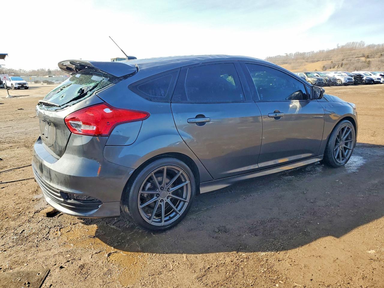2018 Ford Focus St - Image 3
