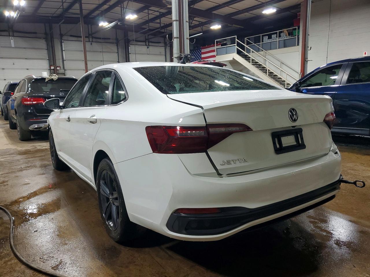 2022 Volkswagen Jetta S - Фото 2