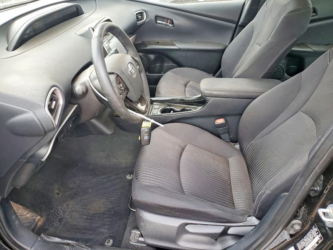 2022 Toyota Prius Prime Le - Image 7