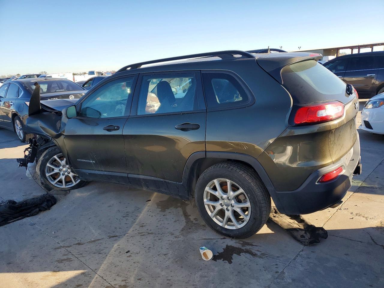 2016 Jeep Cherokee Sport - Фото 2