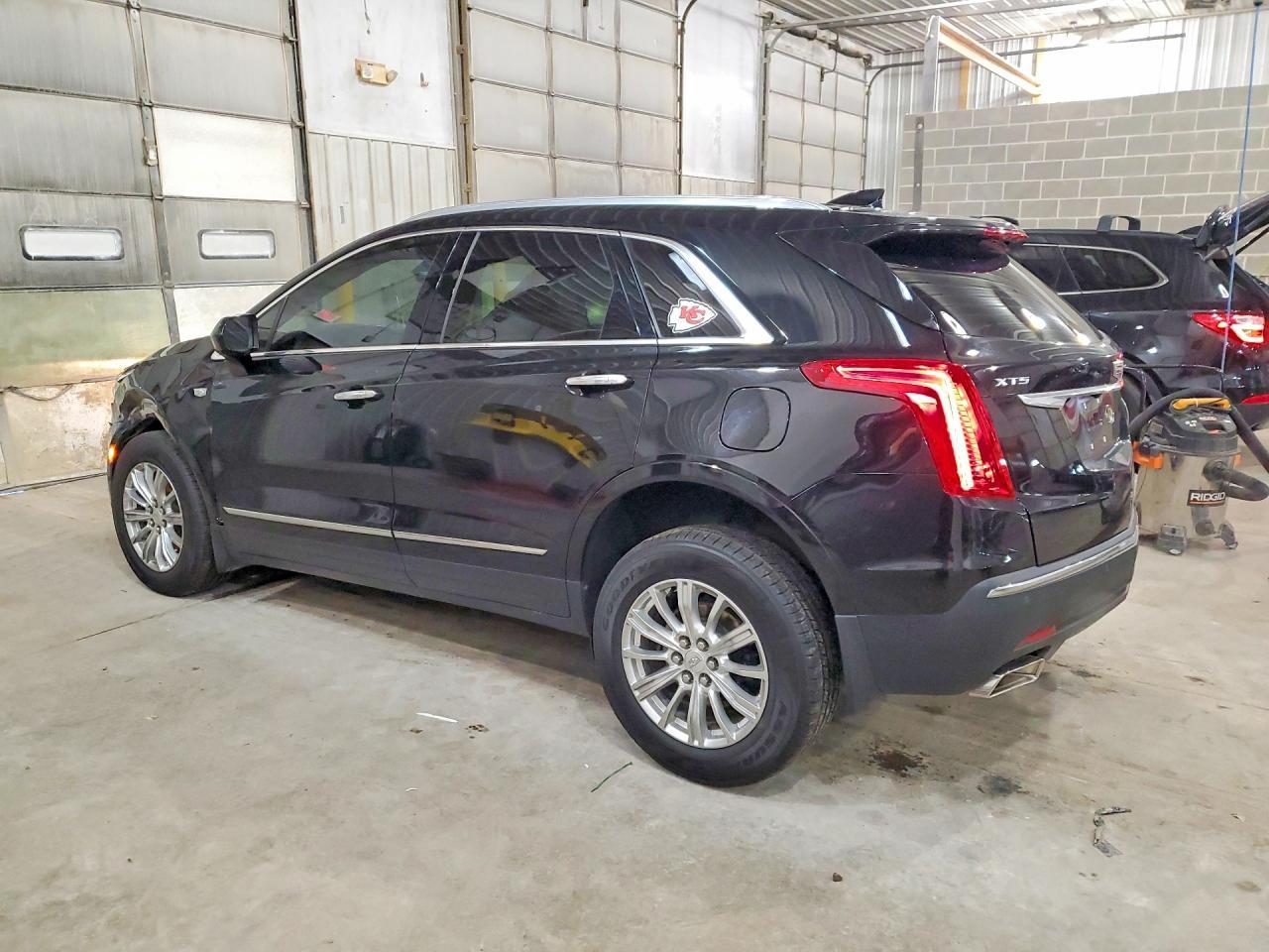 2017 Cadillac Xt5 - Image 2