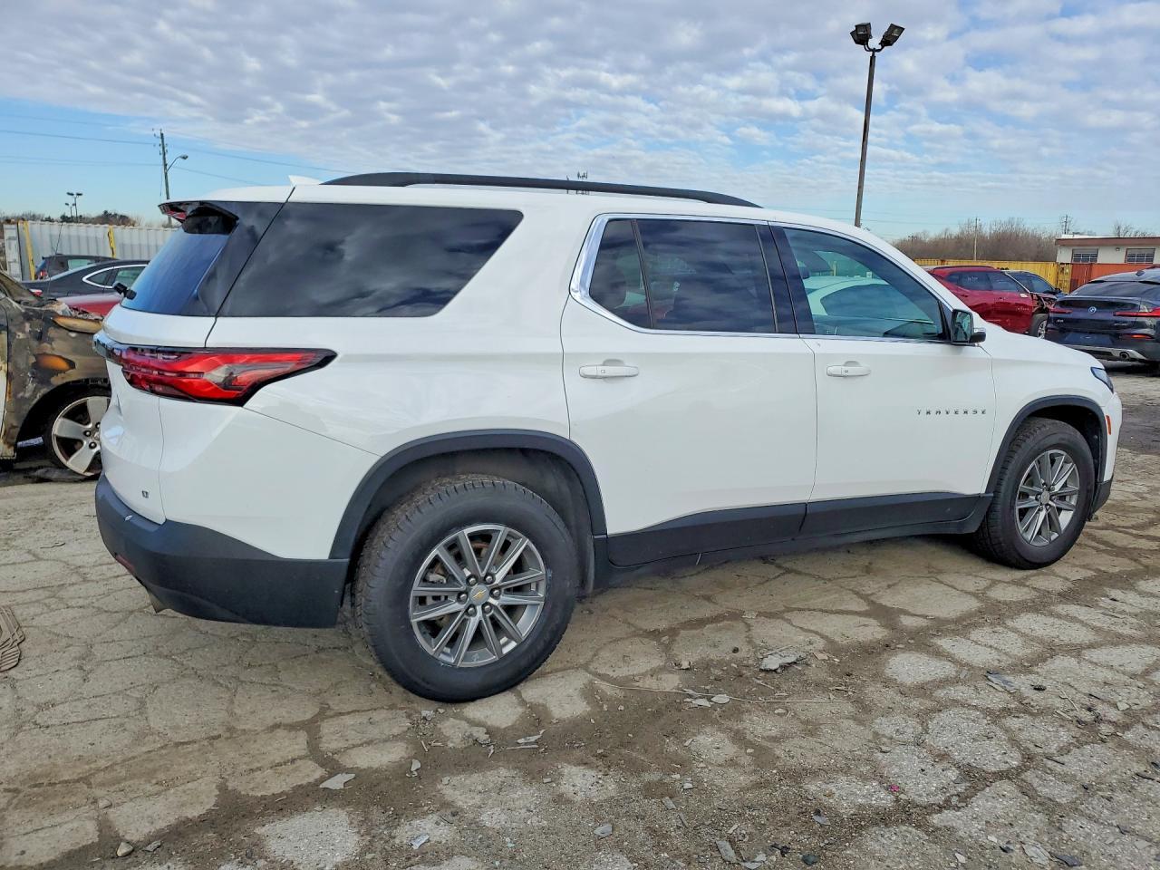 2023 Chevrolet Traverse Lt - Фото 3