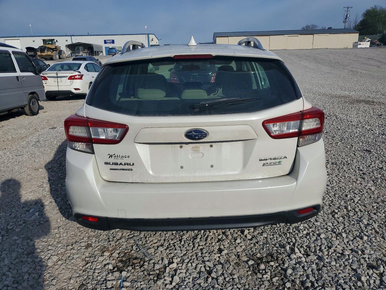 2017 Subaru Impreza Premium Plus - Фото 6