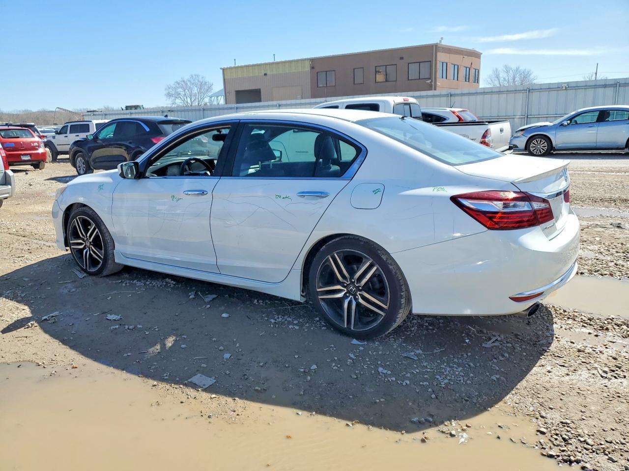 2016 Honda Accord Sport - Image 2
