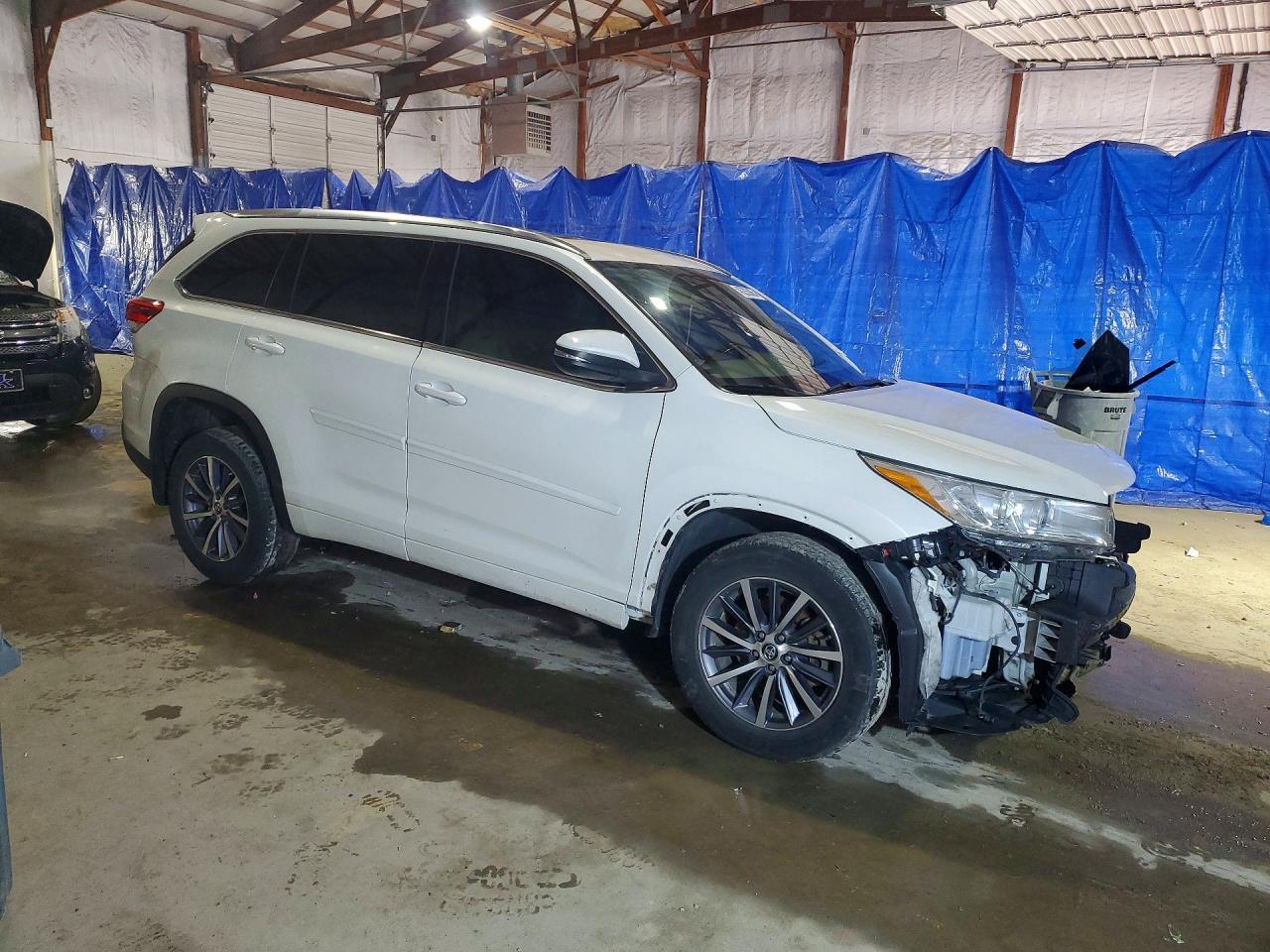 2017 Toyota Highlander Xle - Фото 4