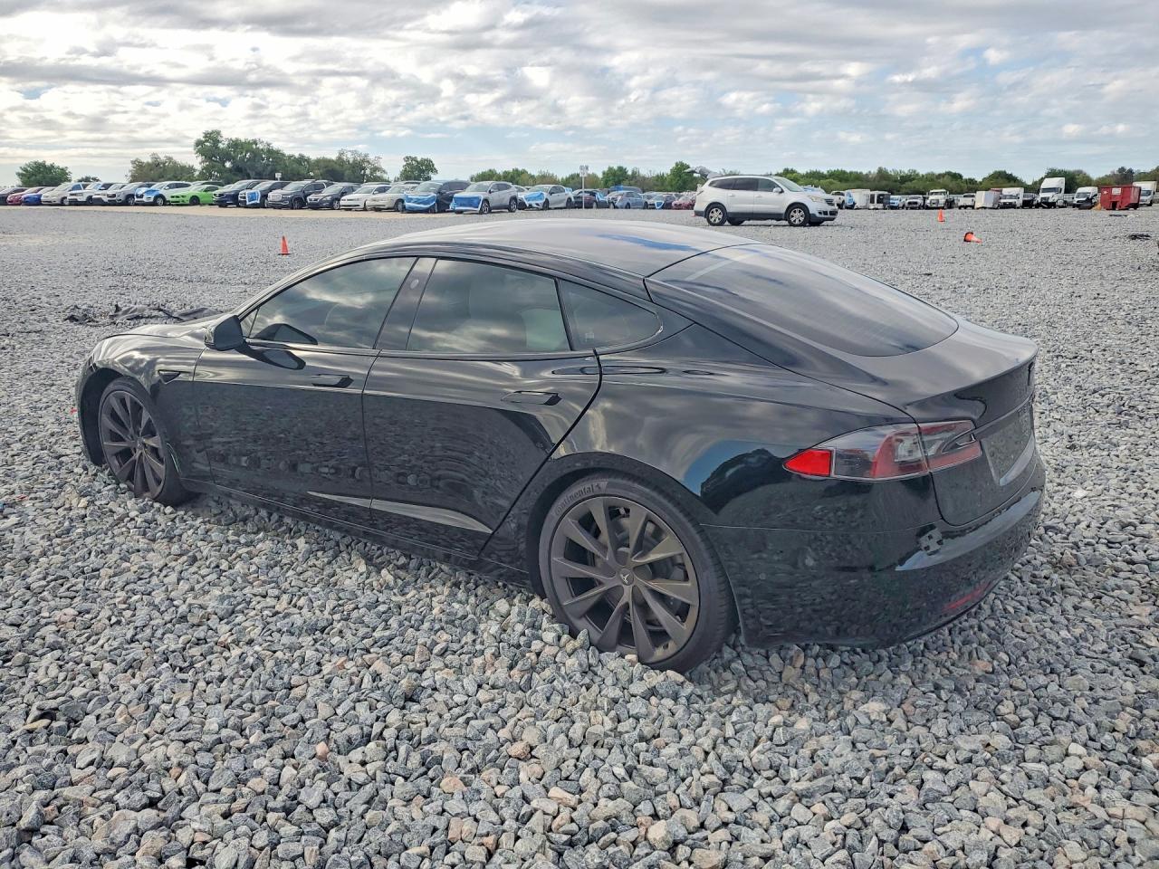2020 Tesla Model S - Image 2