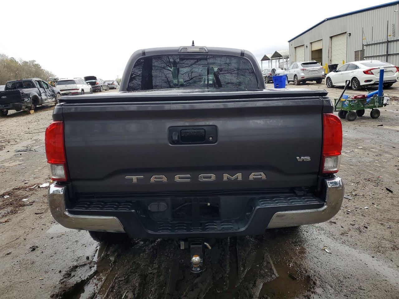 2017 Toyota Tacoma Trd Off-Road - Image 6