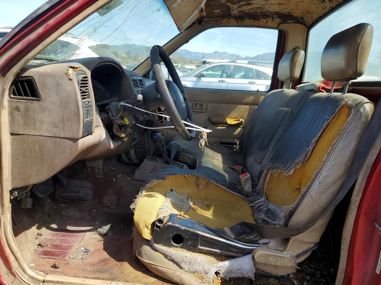 1996 Nissan Truck Base - Фото 7