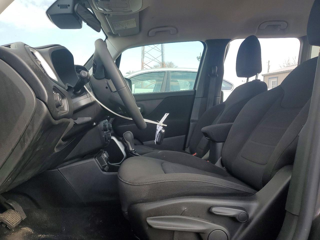 2019 Jeep Renegade Latitude - Image 7
