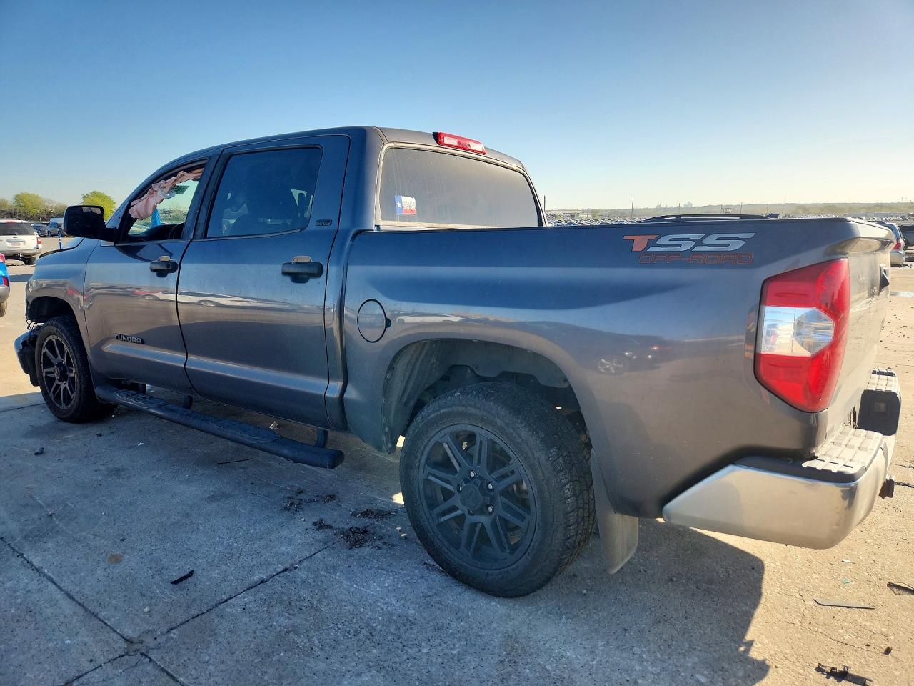 2019 Toyota Tundra Sr5 - Фото 2