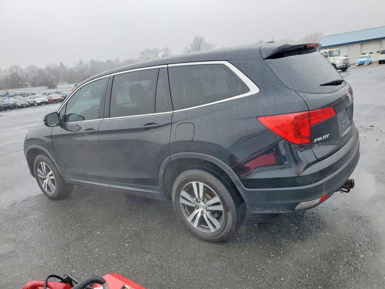2018 Honda Pilot Ex - Image 2