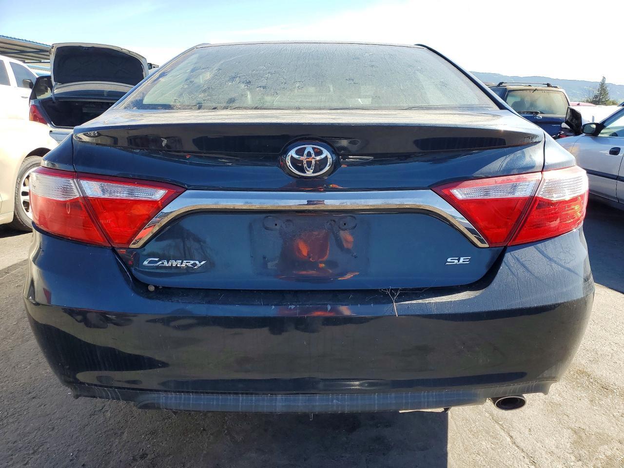 2017 Toyota Camry Se - Фото 6