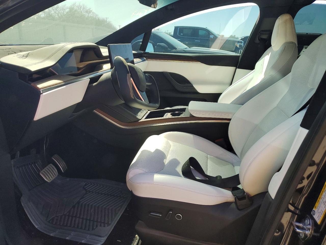 2022 Tesla Model X - Фото 7