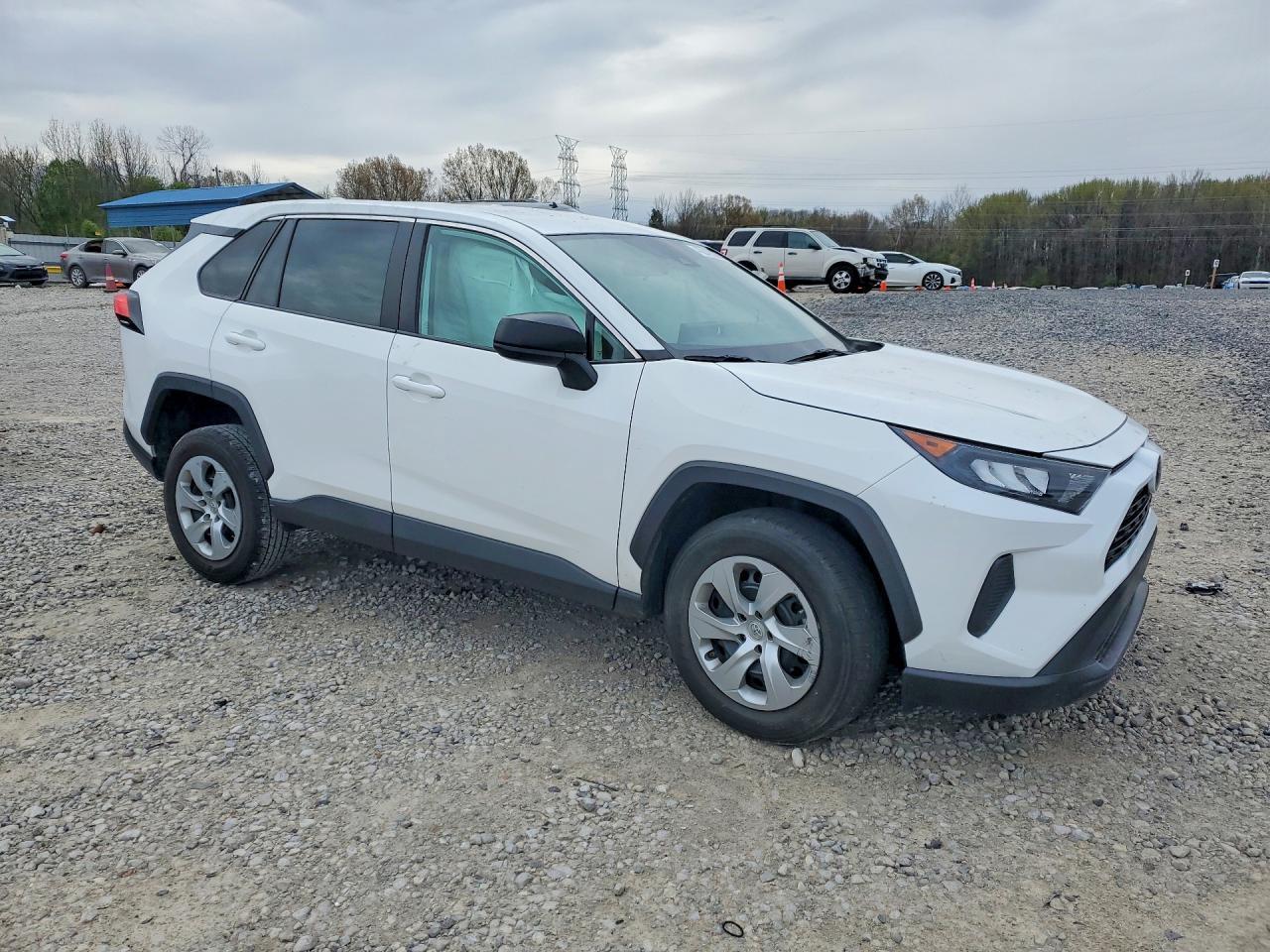 2022 Toyota Rav4 Le - Image 4