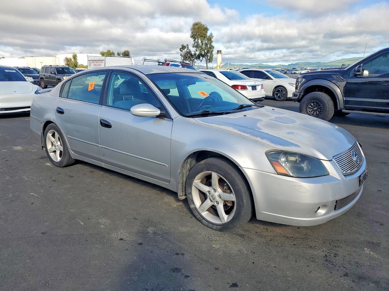 2005 Nissan Altima 3.5 Se - Фото 4