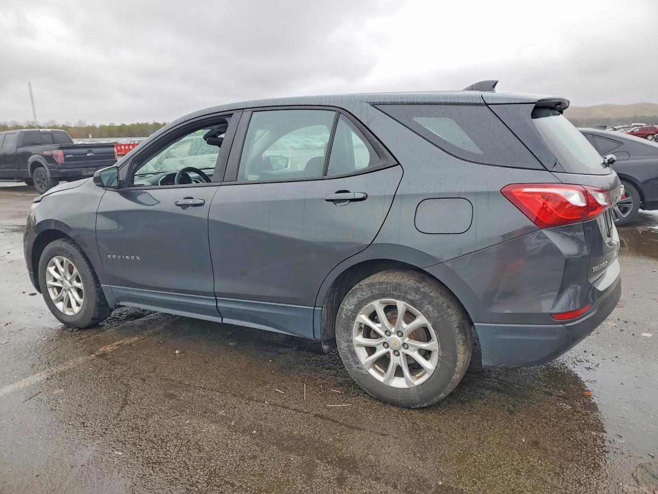 2020 Chevrolet Equinox Ls - Фото 2