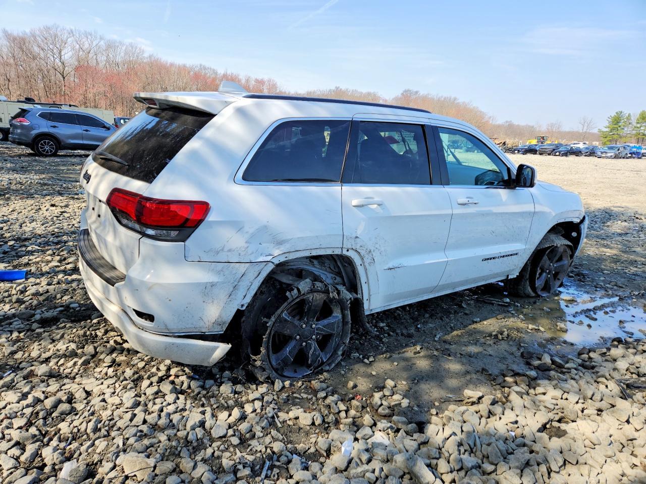 2015 Jeep Grand Cherokee Laredo - Image 3
