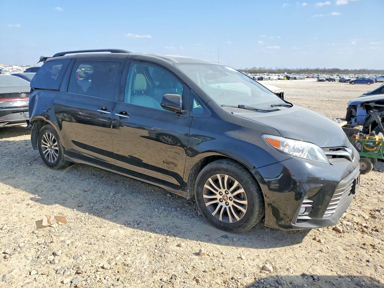 2020 Toyota Sienna Xle 8-Passenger - Фото 4