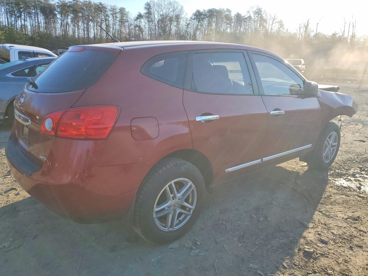 2014 Nissan Rogue Select S - Фото 3