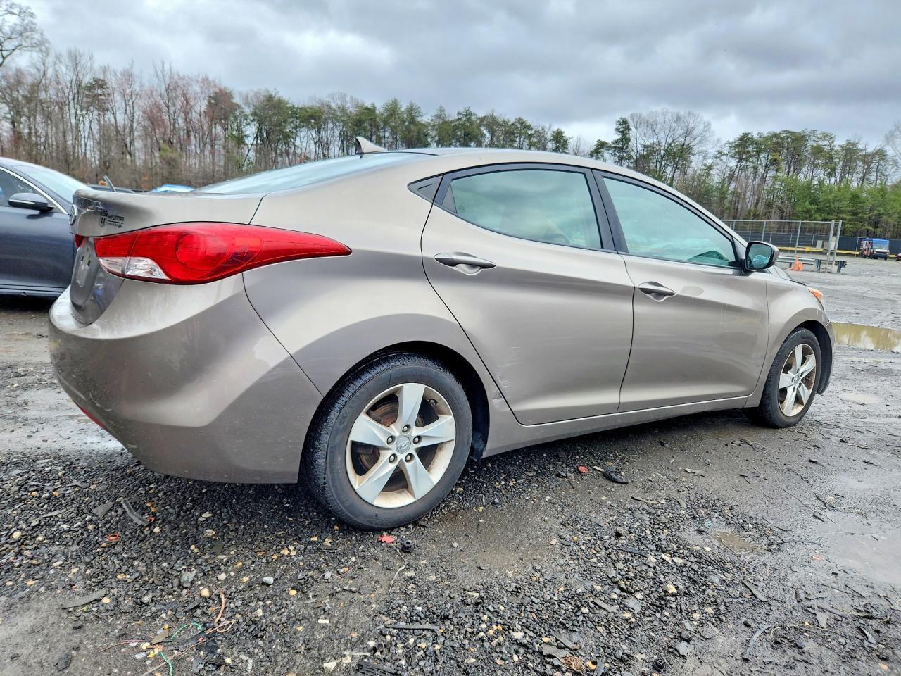 2013 Hyundai Elantra Gls - Фото 3