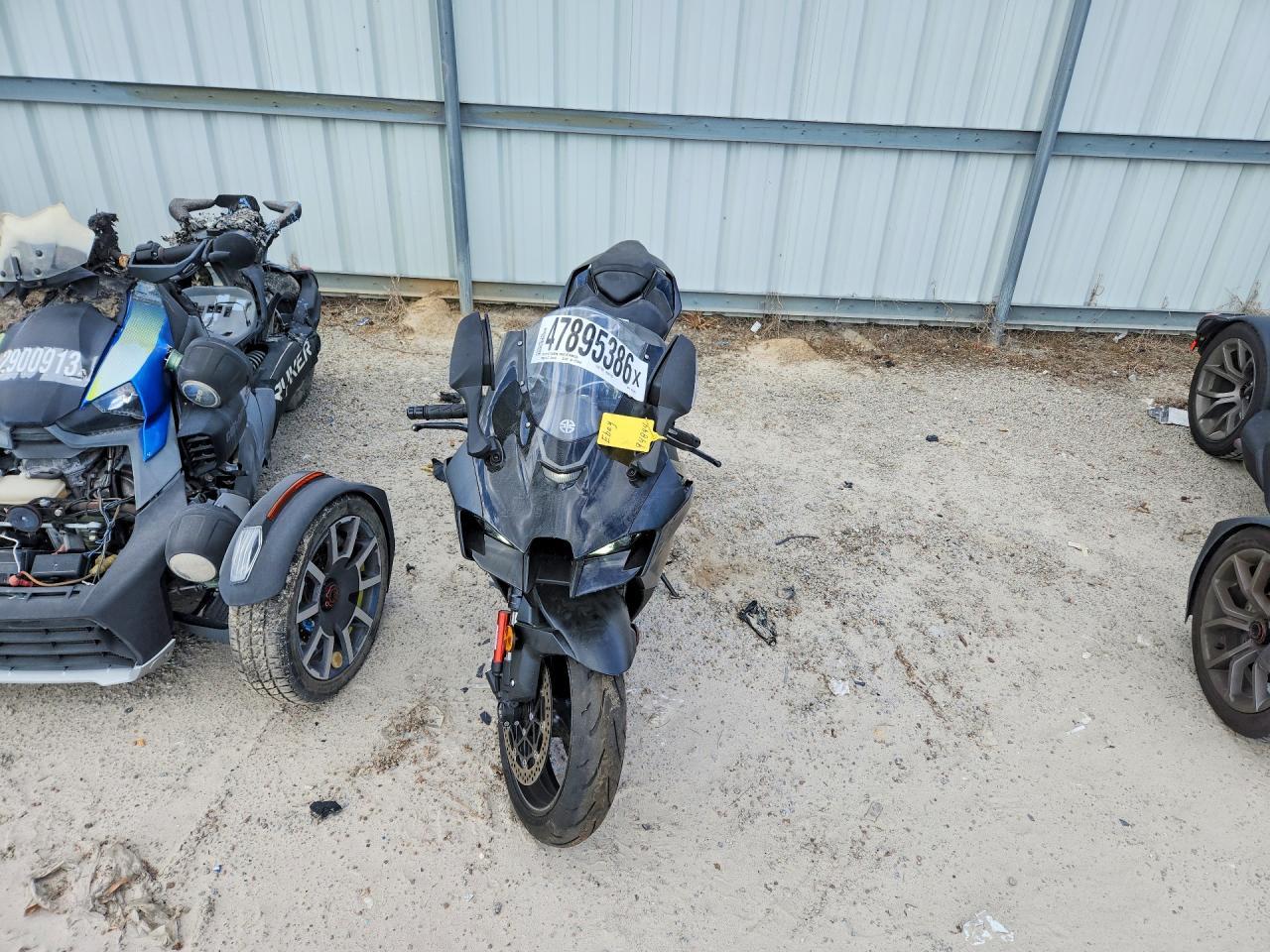 2025 Kawasaki Zx1002 L - Фото 2